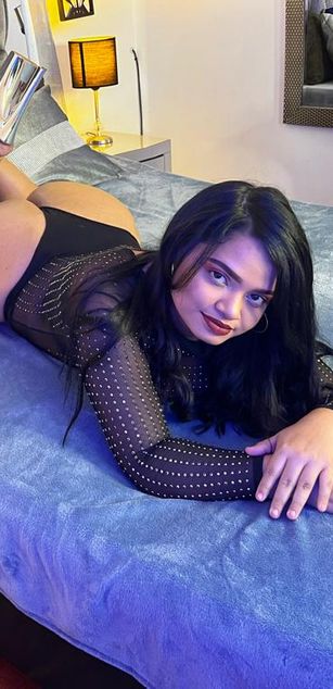 Model - Carolina striptease