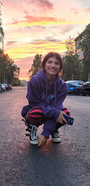 Model - LucyPurple sexy