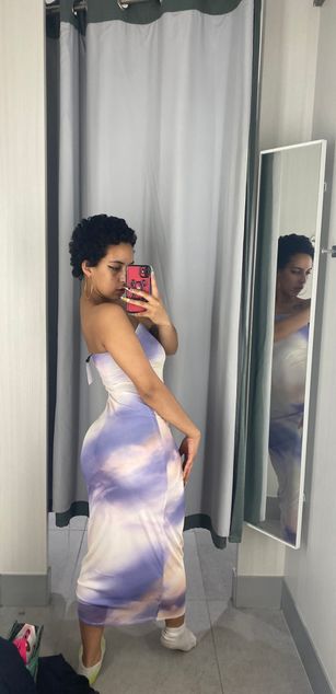 Model - Elizabeth corazon de leon hairy