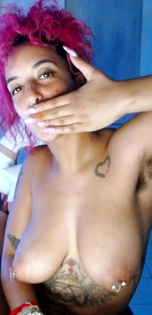 Model - Elizabeth corazon de leon hairy