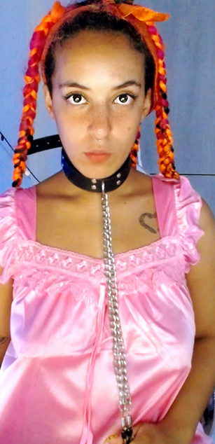 Model - Elizabeth corazon de leon hairy