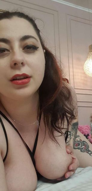 Model - HeraDevine fetish