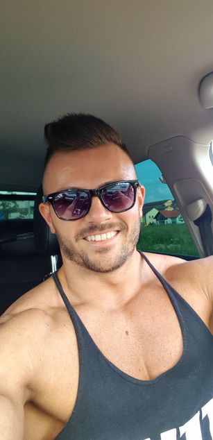 Joshua Muscle Skype Live Web C