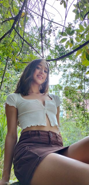 Model - Sylvie Gomez deepthroat