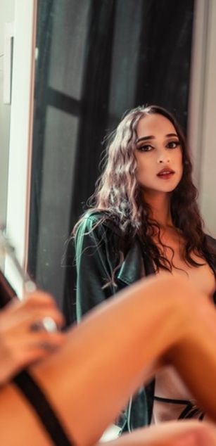 Model - Sylvie Gomez deepthroat