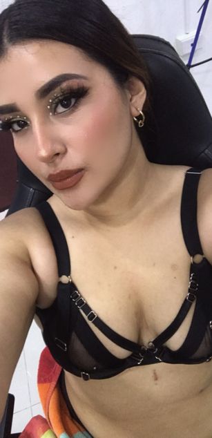 Model - paulette parker dildo