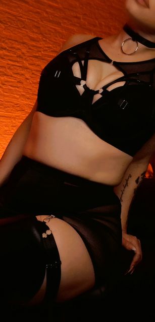 Model - AnnaLu heels