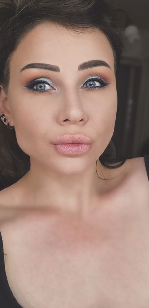 Model - AnnaLu heels