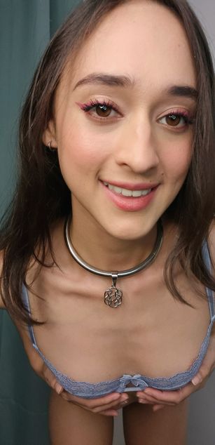 Model - Sylvie Gomez deepthroat