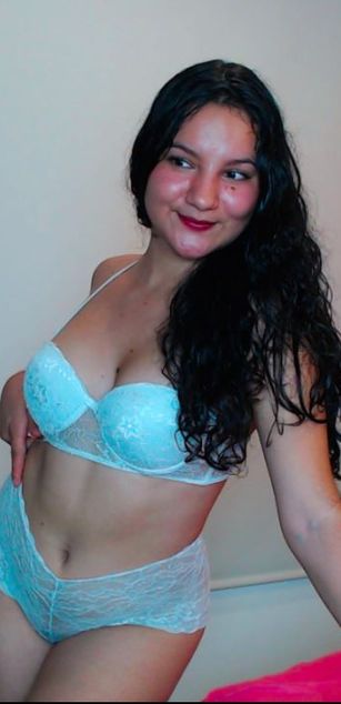 Model - Lily Brownn deepthroat