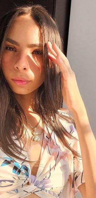 Model - Roxana Nicole Rodriguez slim