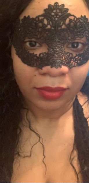 Model - LovelyAlessia curvy