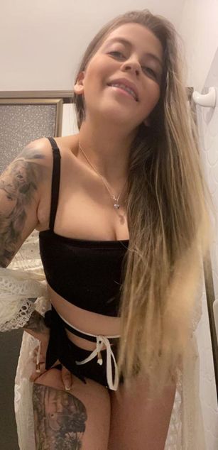 Model - melanysquirt fuck