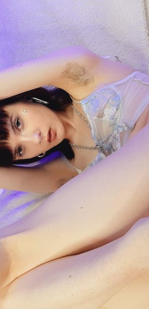 Model - Nicki Sunset heels