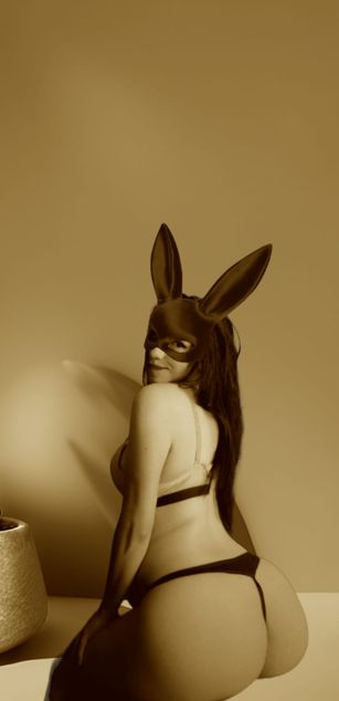 Model - Gabbyy Callme