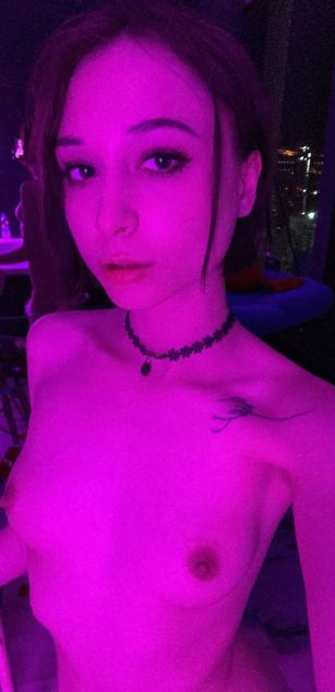 Model - Anna deepthroat