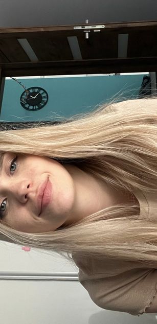 Model - AmberBlossom young