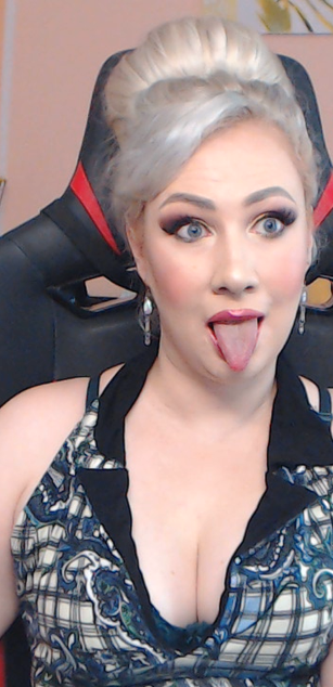 Model - Miss Lexy Gold fetish