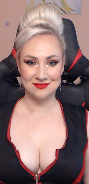 Model - Miss Lexy Gold fetish