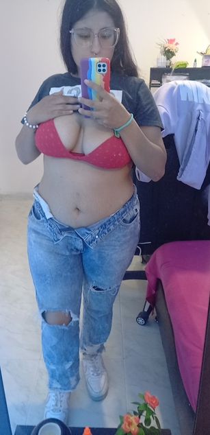 Model - catalina deepthroat