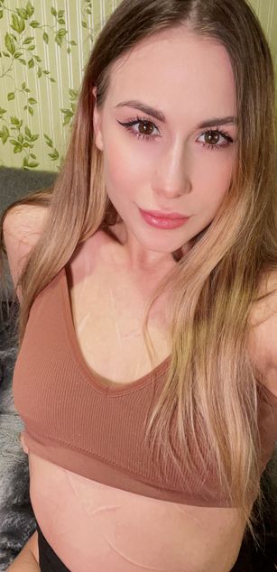 Model - Stasi_Pregnant striptease