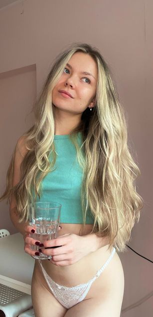 Model - miameraii ass