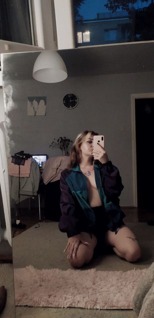 Model - Ttells curvy