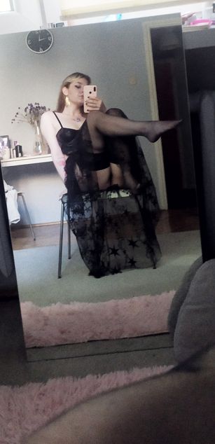 Model - Ttells curvy