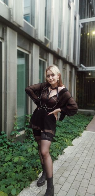 Model - Ttells curvy