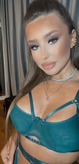 Model - WantedSugar ass