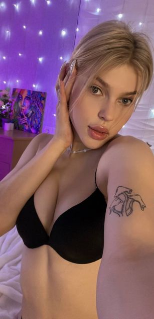 Model - BellaBunny deepthroat