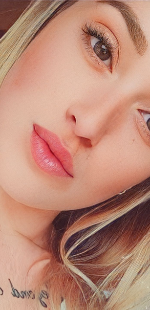 Model - Aurora striptease