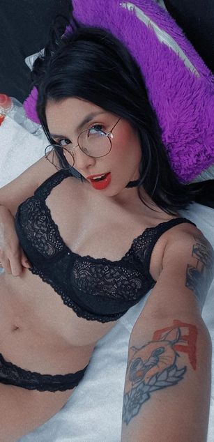 Model - DeuxGold dirtytalk