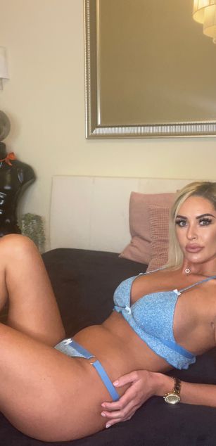 Model - StellaRoe deepthroat