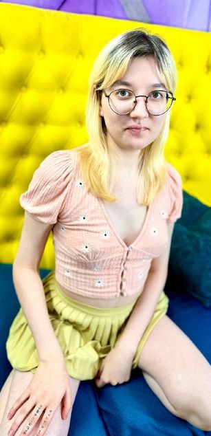 Model - Amber Fordy dildo