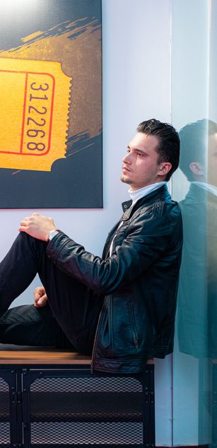 Model - MilesCarter play