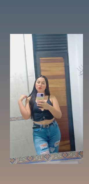 Model - Iris Moira blowjob