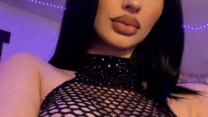 Selena Bee on SkyPrivate