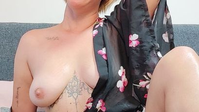 Model - Mahina84 hairypussy