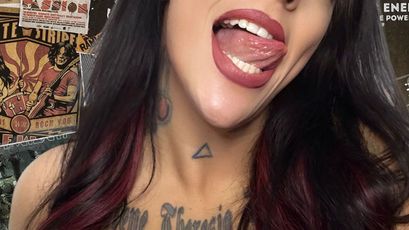 Tattoo Vixen live cam model at SkyPrivate