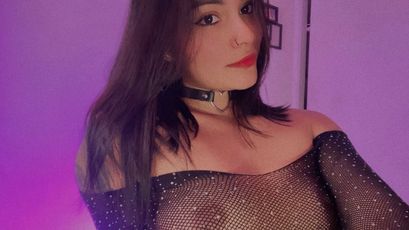 Laura_Gil on SkyPrivate