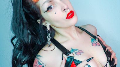 Model - Emily Doomed squirting