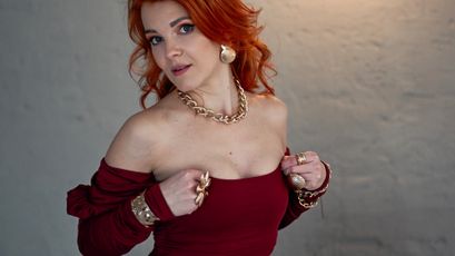 GingerLizzi English Speaker - pornstar