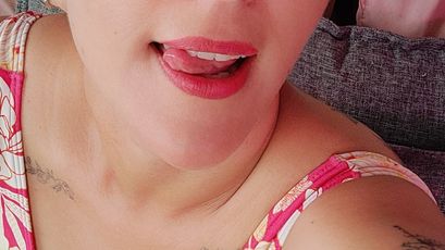 Model - Mahina84 striptease