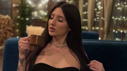 Model - Sex Doll Ari deepthroat