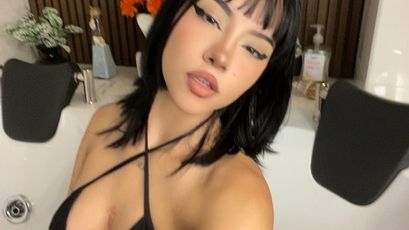 Chloe Moon on SkyPrivate