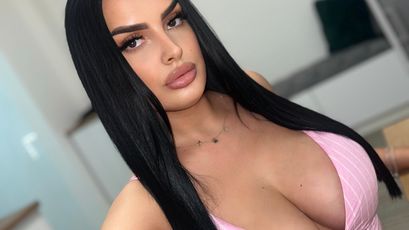 Roberta Lopez - cream