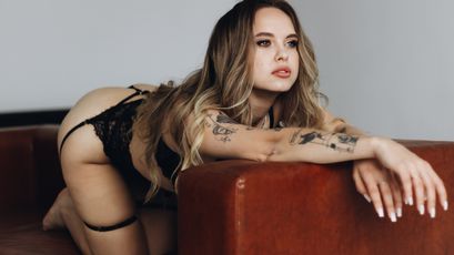 Khaleesi Moon on SkyPrivate