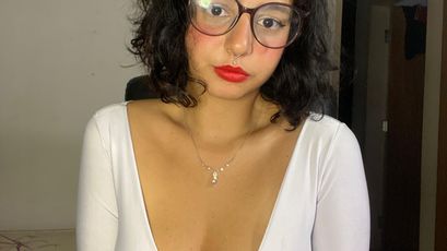 Mya Millor - piercings