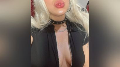 HollyDirtySlut on SkyPrivate